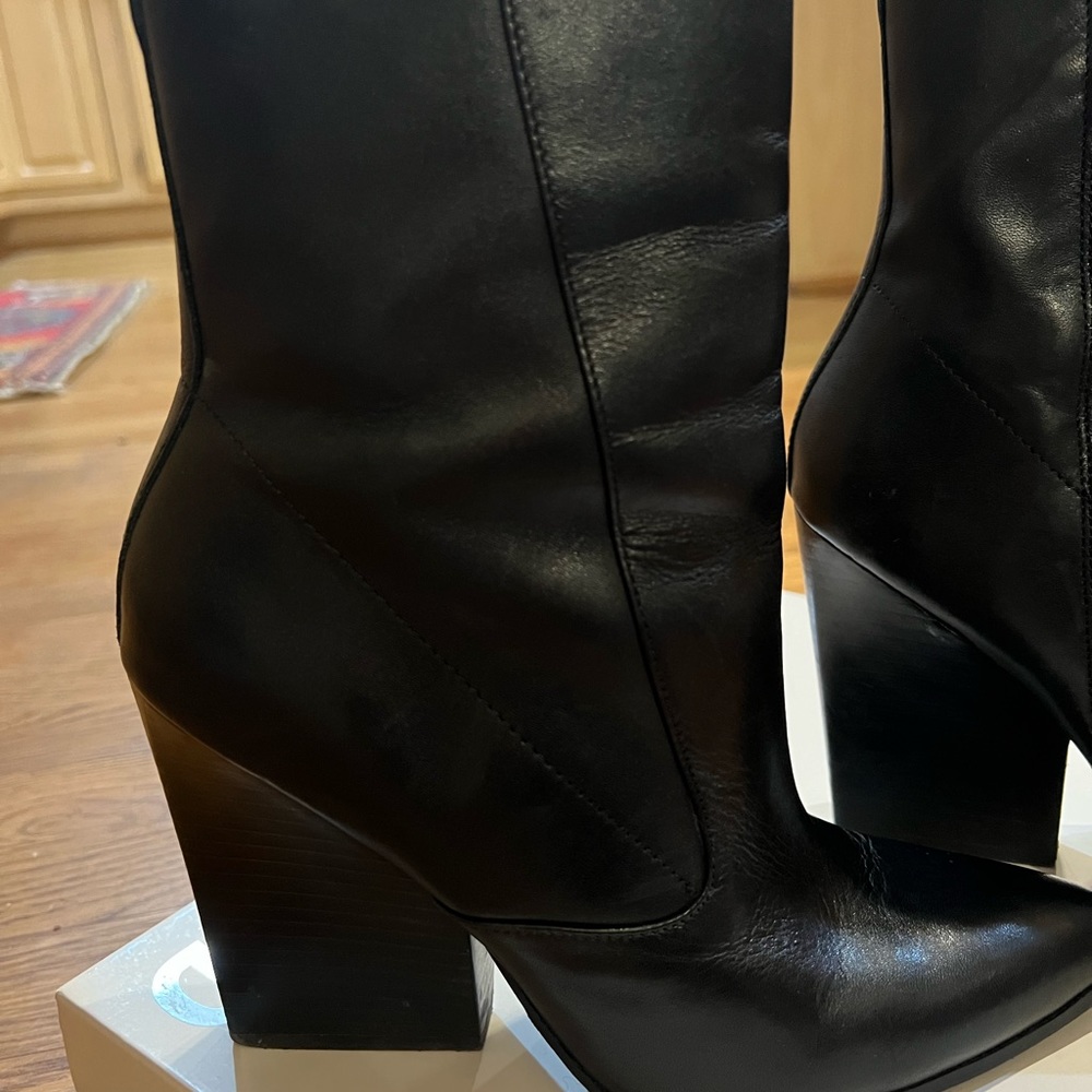 Ankle booties - Picture 2 of 3